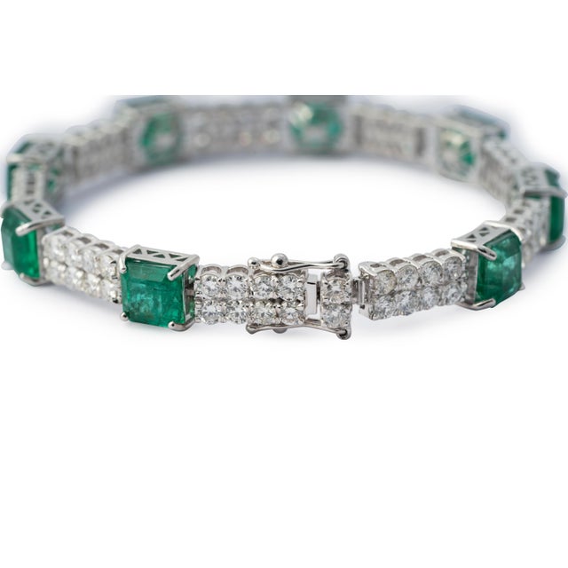 The School of Paris 14.76 Carats Natural Zambian Emerald with Diamonds 4.74 Carats and 14k Gold For Sale - Image 3 of 18