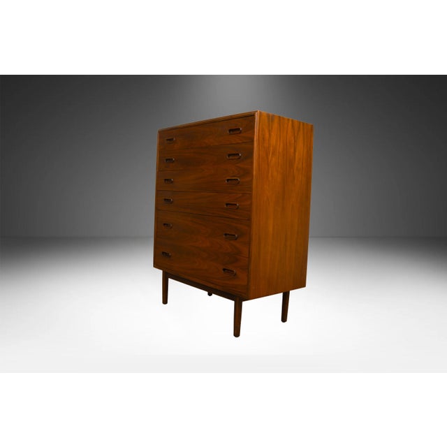 Handsome, richly grained walnut mid-century modern 6 Drawer tall dresser, attributed to Jack Cartwright for Founders...