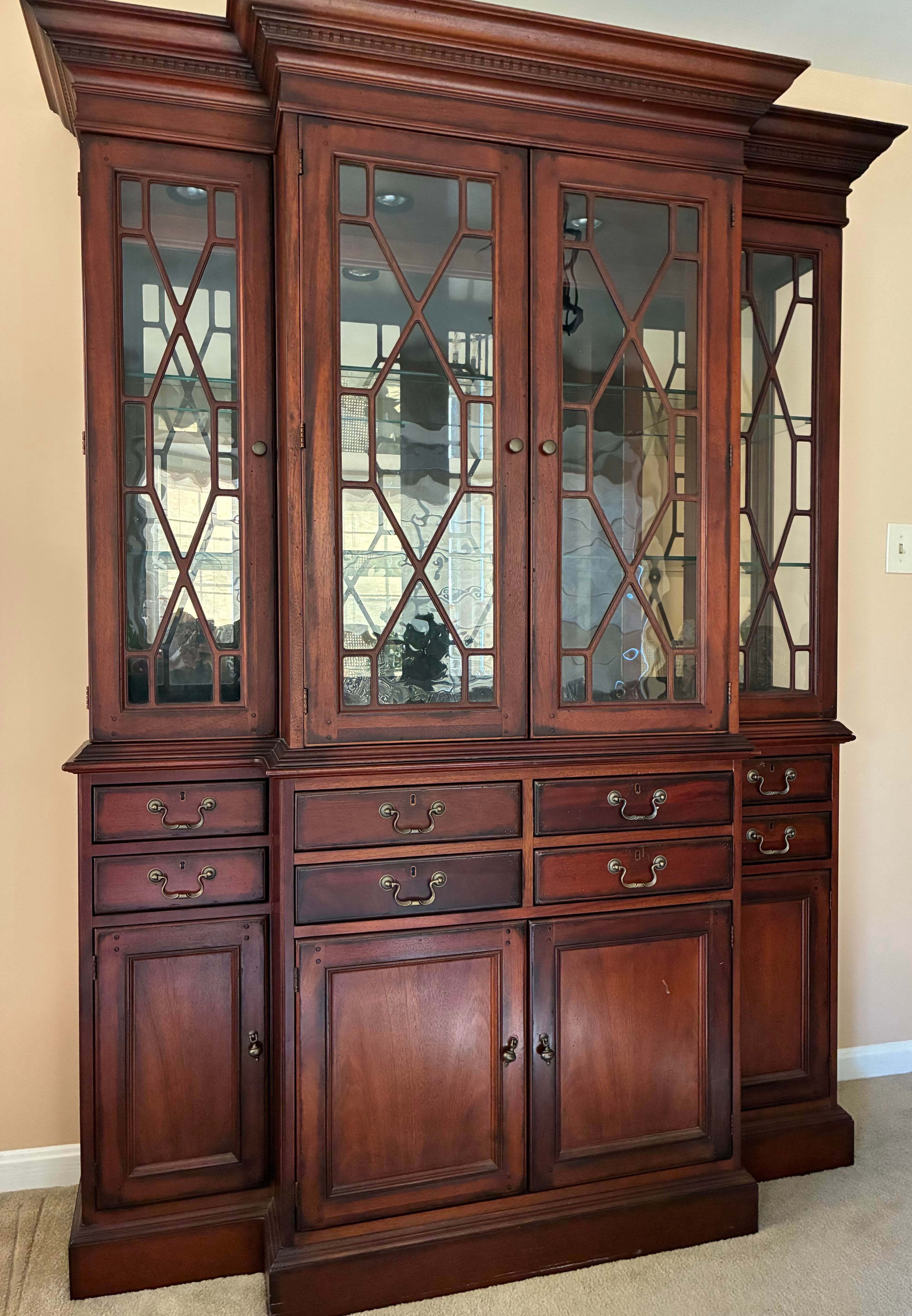 Mid 20th Century Drexel Heritage China Cabinet | Chairish