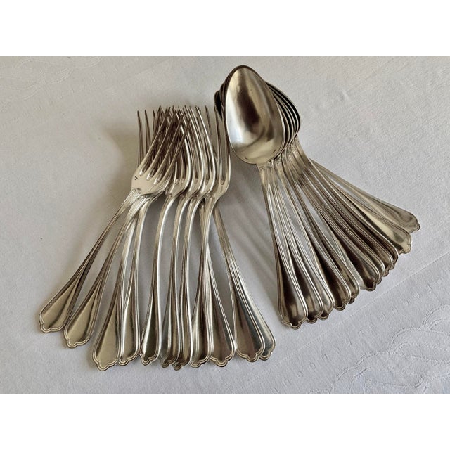 Vintage French Boulenger Box Silver Plated Dinner Spoons and Forks Cutlery, 1935, Set of 22 For Sale - Image 6 of 11