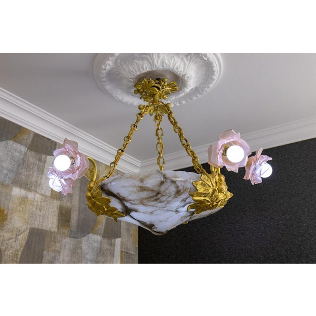 French Art Nouveau Chandelier with Alabaster Bowl & Pink Glass Shades, 1920 For Sale - Image 4 of 18