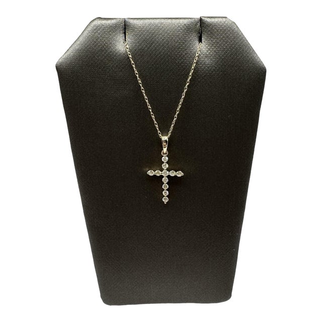 Diamond Cross Pendant Necklace in 10kt Yellow Gold – 0.25ctw, 18in, New For Sale