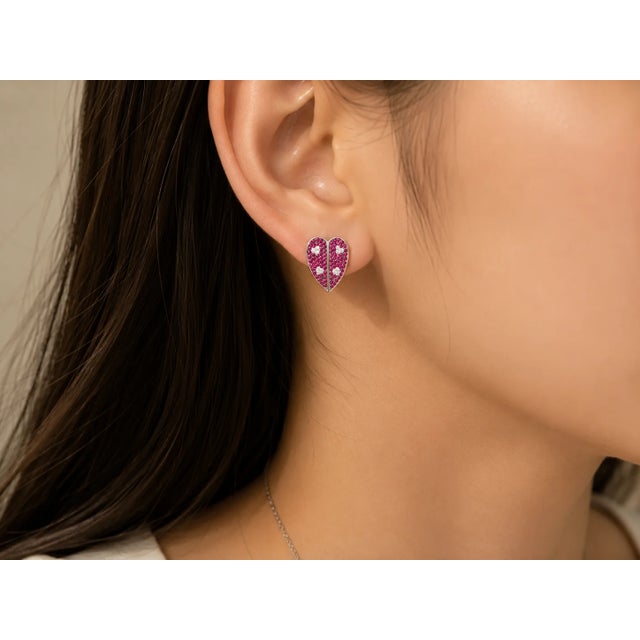 Traditional Late 20th Century 18K White Gold Diamond Red Sapphire Heart Earrings, Pair For Sale - Image 3 of 3