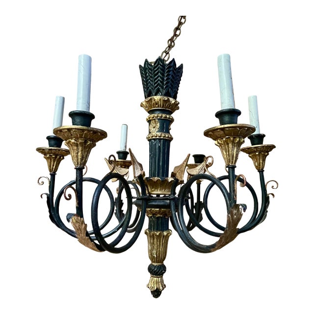 Mid 20th Century Neoclassic Arrow Italian Hand Carved Black Gold Painted Wood 6 Light Chandelier For Sale