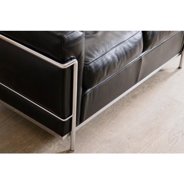 LC2 2-Seater Sofa by Charlotte Perriand and Le Corbusier for Cassina, 1965 For Sale - Image 6 of 15
