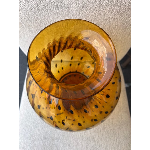 Late 20th Century Vintage Hand Blown Amber Swirl Tortoise Spotted Glass Vase For Sale - Image 5 of 8