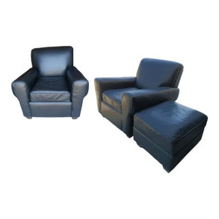 Elevate Your Living Space With This Iconic Three-Piece Set, of Two Vintage Leather Club Chairs & a Matching Oversized Ottoman by Futuristic Furniture. For Sale