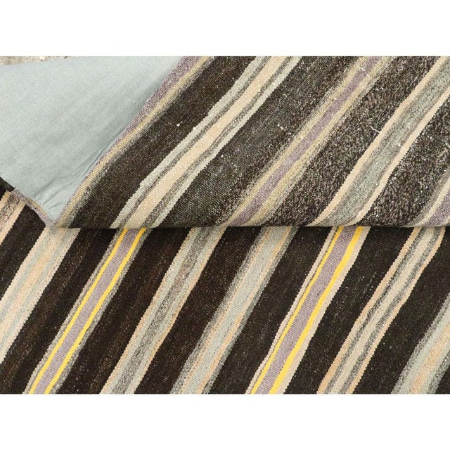 Galerie Shabab Collection Mid-20th Century Handmade Turkish Flat-Weave Kilim Rug in Charcoal and Cream For Sale - Image 9 of 10