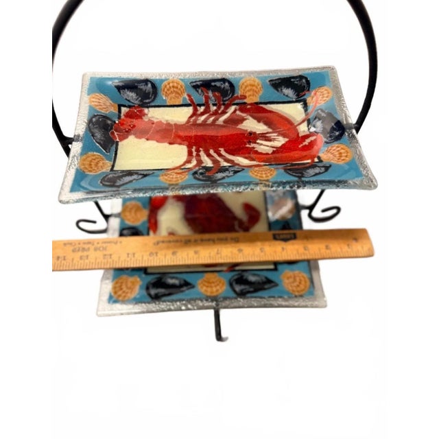 Coastal Vintage Peggy Karr 2-Tier Fused Art Glass Seafood Stand – Lobster & Crab For Sale - Image 3 of 6