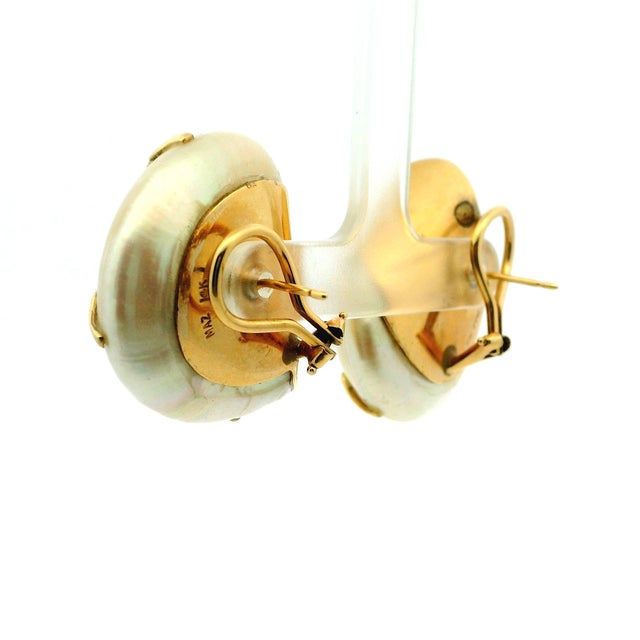 1970s 1970s Pair of Maz 14k Gold Carved Conch Shell Earrings With Pink Tourmaline Sunburst Centers, French Backs For Sale - Image 5 of 9
