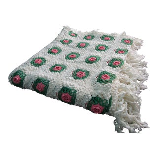 1970s Handmade Crochet Bedspread Rose Splendor or Rose Pineapple Granny Square With Fringe White Green Pink For Sale