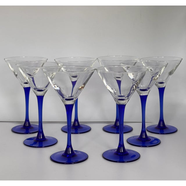 French Vintage Set of 8 French Cobalt Blue Arcoroc France Martini or Champange Glasses For Sale - Image 3 of 10