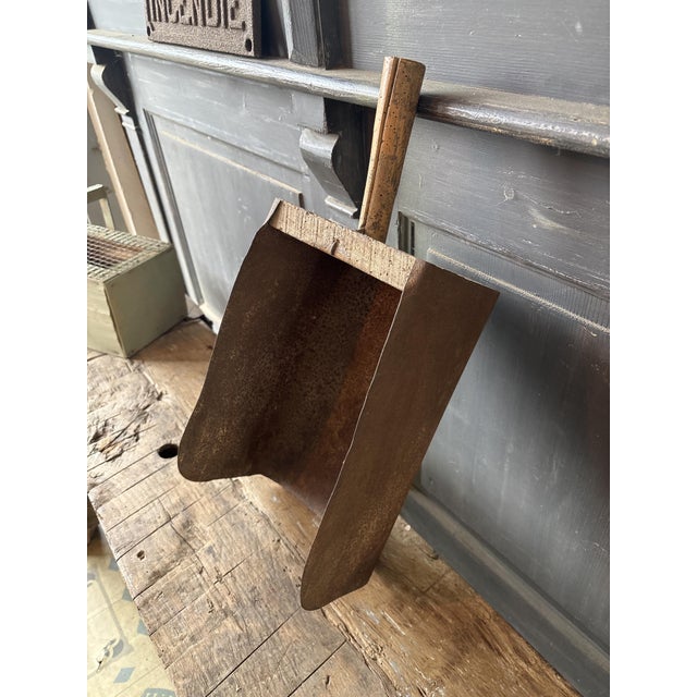 1920s Vintage Wooden and Metal Grain Scoops, 1920s, Set of 2 For Sale - Image 5 of 10