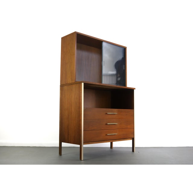 Calvin Furniture Mid-Century Linear Group Chest of Drawers by Paul McCobb for Calvin Furniture - a Pair For Sale - Image 4 of 4