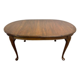 Vintage Queen Anne Style Oval Walnut Dining Table For Sale