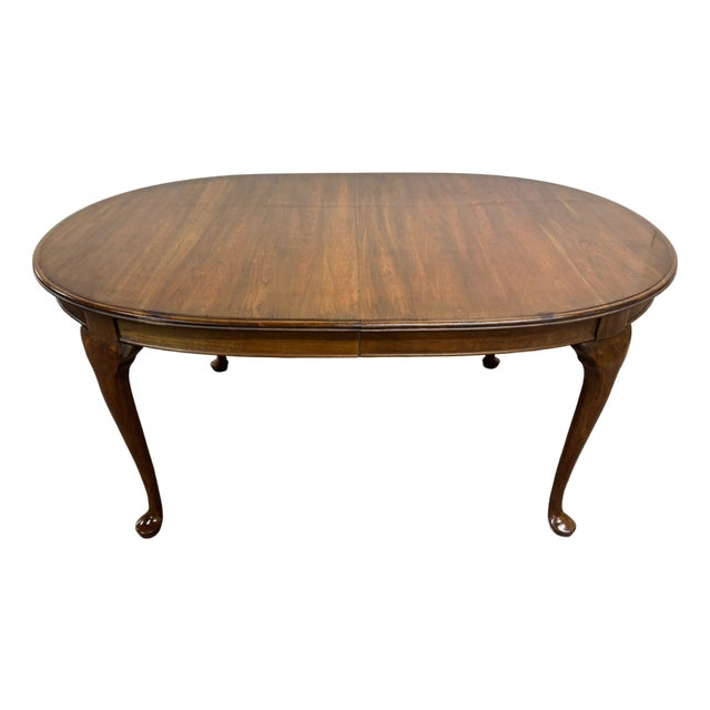 Vintage Queen Anne Style Oval Walnut Dining Table For Sale