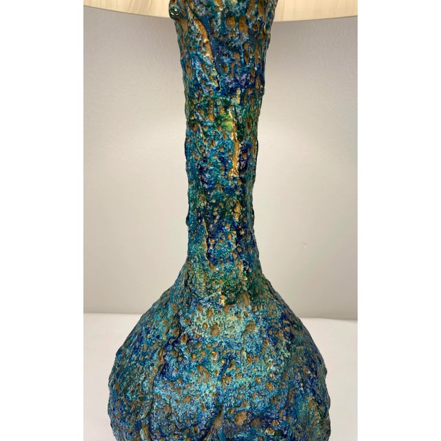 Large Mid-Century Ceramic Table Lamp Blue and Beige For Sale In Miami - Image 6 of 7