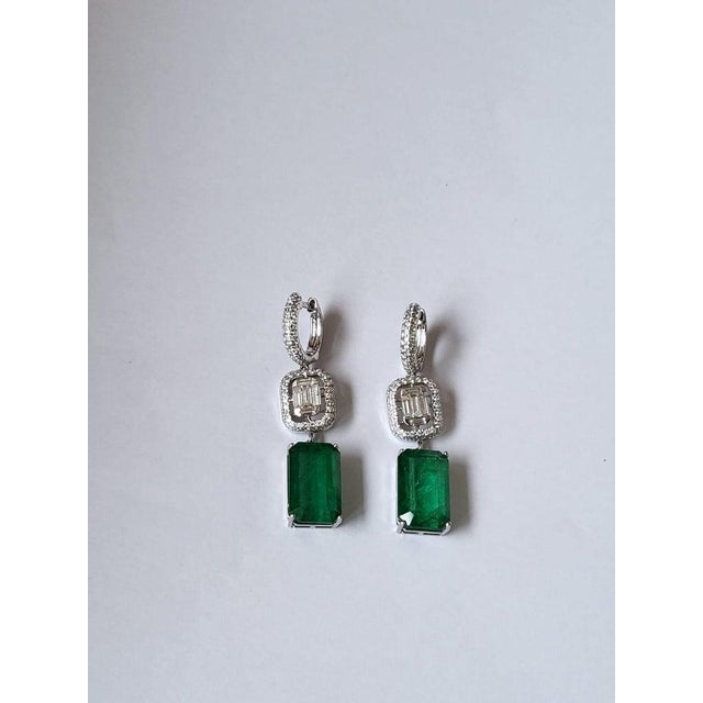 Green Set in 18k White Gold, Natural Zambian Emerald & Diamonds Dangle Earrings, Pair For Sale - Image 8 of 8