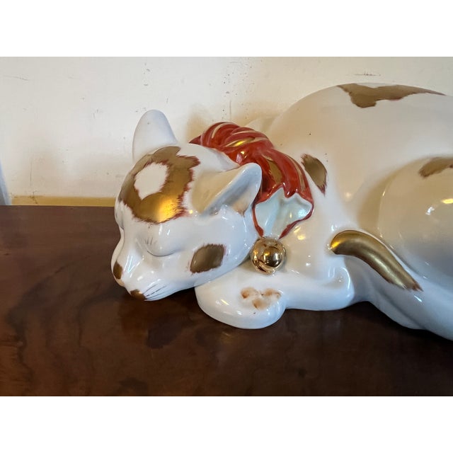 Mid 20th Century Large 13.25" Japanese Kutani Porcelain Figure of a Sleeping Cat For Sale - Image 5 of 15