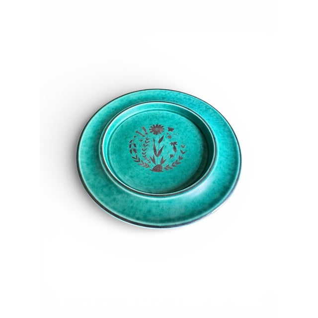 Art Deco 1940s Wilhelm Kåge for Gustavsberg Pair of Floral “Argenta” Teal Stoneware Plates, Sweden For Sale - Image 3 of 5