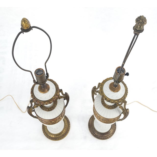 White Pair of Fine Ceramic & Ormolu Cup Vase Shape Table Lamp c1940s MINT For Sale - Image 8 of 16