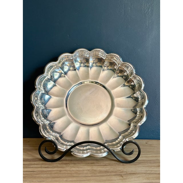 Traditional Vintage Reed & Barton Silverplate Scalloped Fluted Round Serving Bowl For Sale - Image 3 of 5