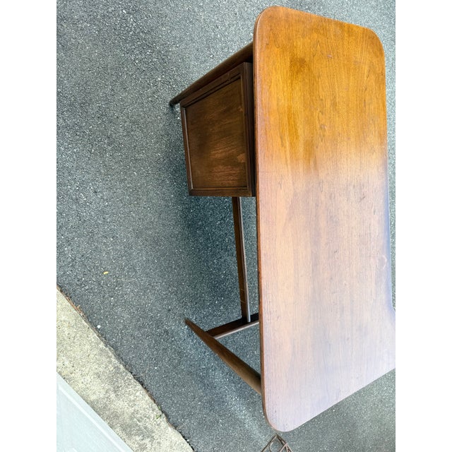 Brown 1950s Midcentury Boomerang-Top Floating Walnut Desk by American of Martinsville For Sale - Image 8 of 16