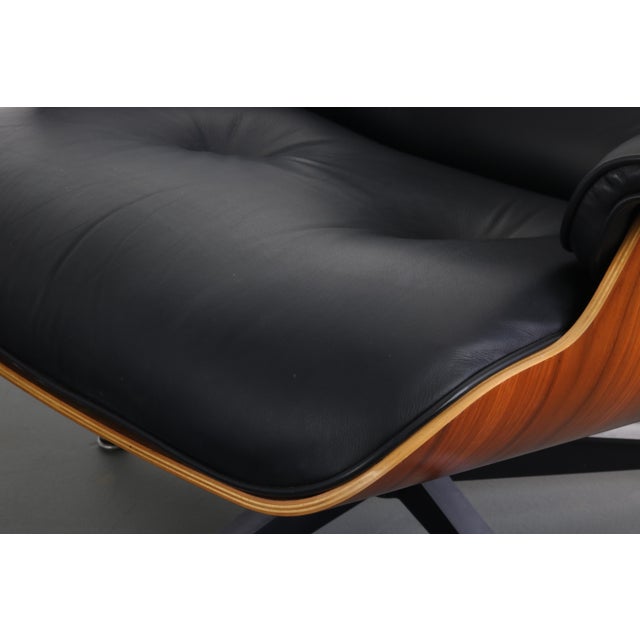Herman Miller Herman Miller 670 Walnut Lounge and Ottoman by Charles and Ray Eames in MCL Leather For Sale - Image 4 of 12