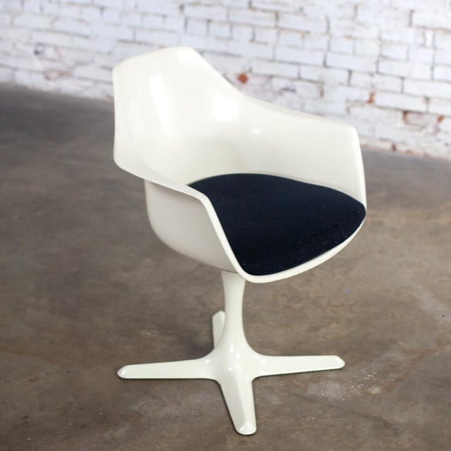 Mid-20th Century MCM Burke Tulip Armchair No 116 With White Shell Round Stationary Base & Black Cushion For Sale - Image 9 of 17
