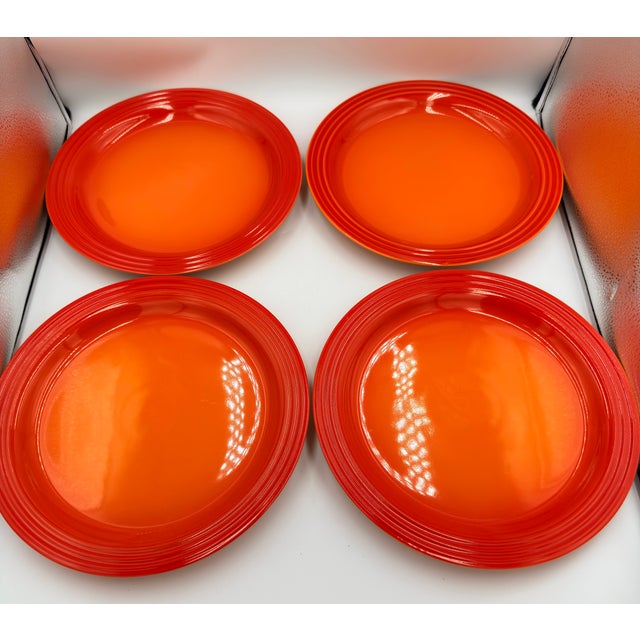 Le Creuset Stoneware Vancouver Flame Orange 4pc Dinner Plates Set 10.5" For Sale In Palm Springs - Image 6 of 8