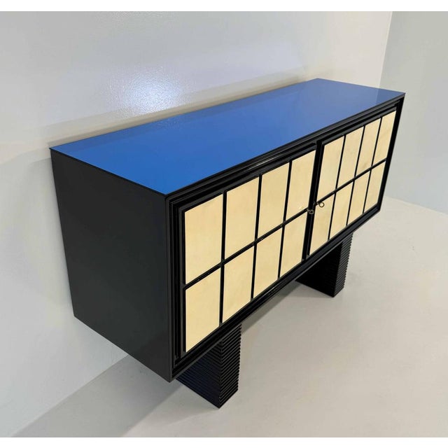Italian Art Deco Sideboard in Parchment with Black Lacquer and Blue Mirror, 1940s For Sale - Image 6 of 18