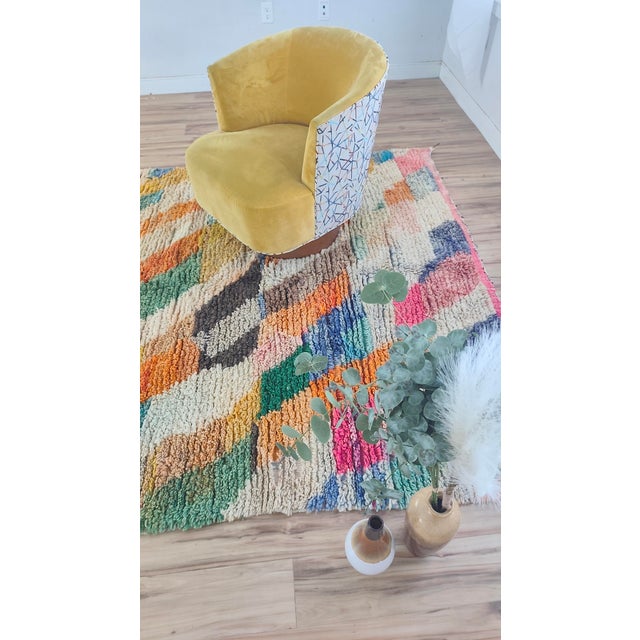 Handmade Moroccan Boujaad Rug, Rainbow Diagonal Chevron, 9' X 6'4" For Sale - Image 14 of 16