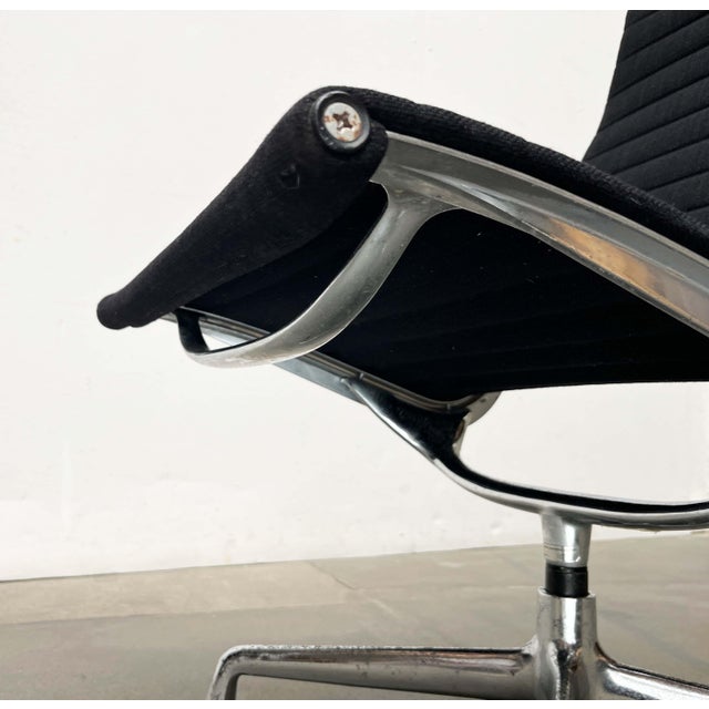 Mid-Century Modern EA 116 Aluminium Swivel Lounge Chairs by Charles & Ray Eames for Herman Miller / Vitra, 1960s, Set of 2 For Sale - Image 14 of 18