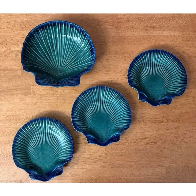 Vintage Portuguese Majolica Olfaire Blue & Green Clamshell Serving Bowl & Dish Signed and Embossed Mold Number - Set of 4 For Sale - Image 9 of 10