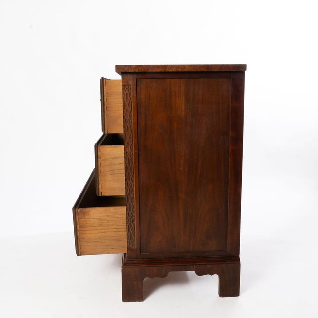 English Baker Chippendale Style Burl Walnut 3 Drawer Bachelor's Chest For Sale - Image 3 of 9