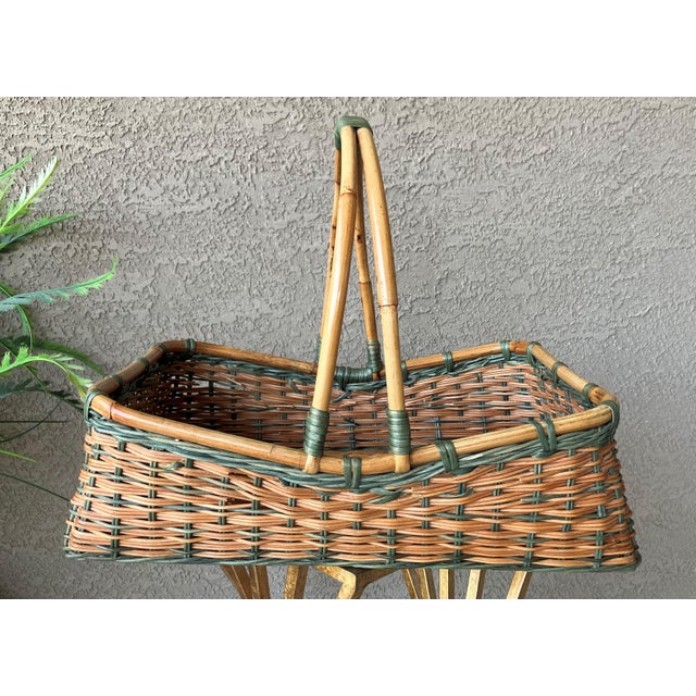 Abundantly-Sized Late 20th-Century Bamboo & Natural Willow Baker’s-Style Basket For Sale - Image 14 of 18