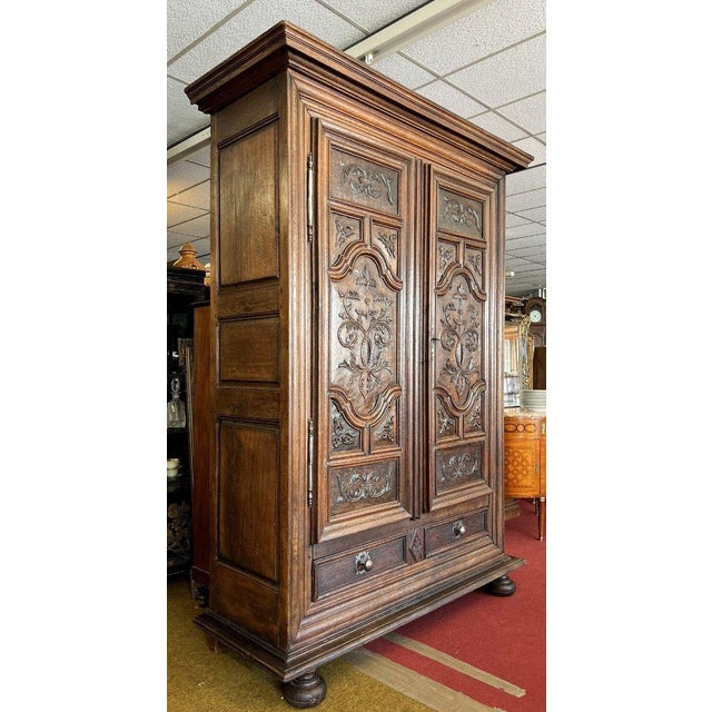 Louis XIII Cabinet in Carved Oak For Sale - Image 3 of 6