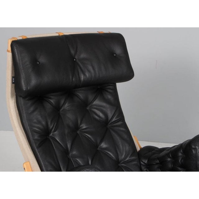Set of Pernilla Lounge Chair and Ottoman in Leather attributed to Bruno Mathsson for Dux, 1980s For Sale - Image 9 of 13