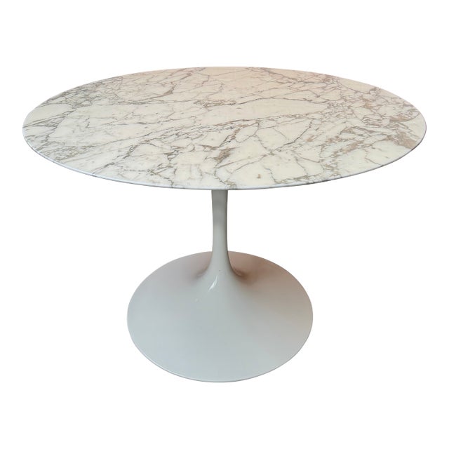 54" Saarinen Arabascato Marble Tulip Dining Table for Knoll For Sale
