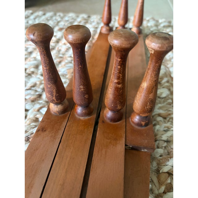 Brown 1960s Mid-Century Modern Yugoslavian Beech Wood Expandable Wall Coat & Hat Rack, 10 Pegs For Sale - Image 8 of 9
