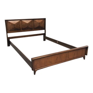 1960s Mid Century Modern Diamond Front Walnut Bedframe For Sale