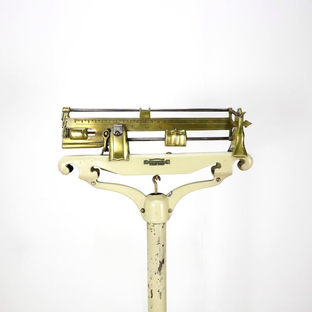 1920s Doctors' Medical Scale Mechanical Stand Up with Weights For Sale - Image 4 of 4
