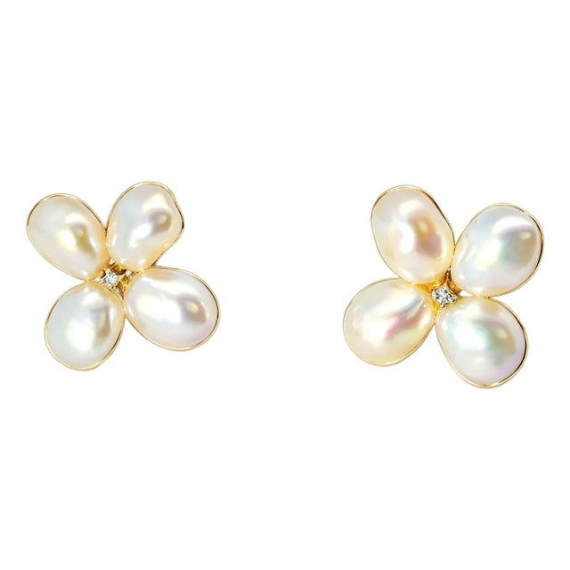Late 20th Century 14K White Gold Potato Pearl Diamond Floral Earrings, Pair For Sale