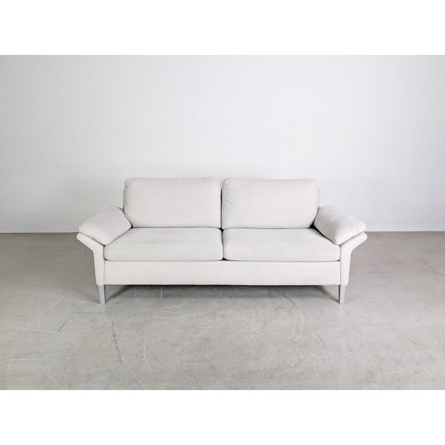 Postmodern 3000 Three-Seater Sofa in Cream Beige from Rolf Benz For Sale - Image 3 of 11