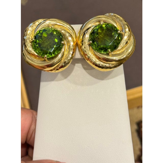 The School of Paris 30Ct Natural Round Peridot Earrings by Andrew Clunn in 18 Kt Hammered Gold, Clip For Sale - Image 3 of 18
