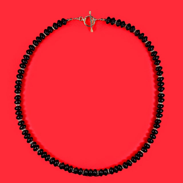 2020s Ajd 19.5 Inch Black Jet 8 MM Rondel Necklace With Goldy Daisy Accents For Sale - Image 5 of 5