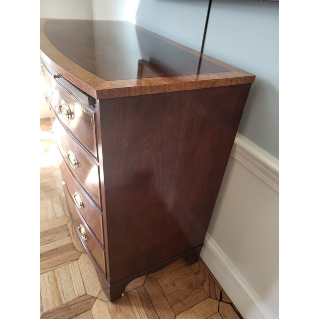 Late 20th Century Baker Bow Front Banded Top & 4 Drawers Pull Out Desk Bachelor Chest Dresser For Sale - Image 9 of 10