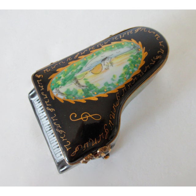 1990s Limoges, France Rochard, Hand-Painted Baby Grand Piano Enameled Porcelain Trinket Box For Sale - Image 5 of 14