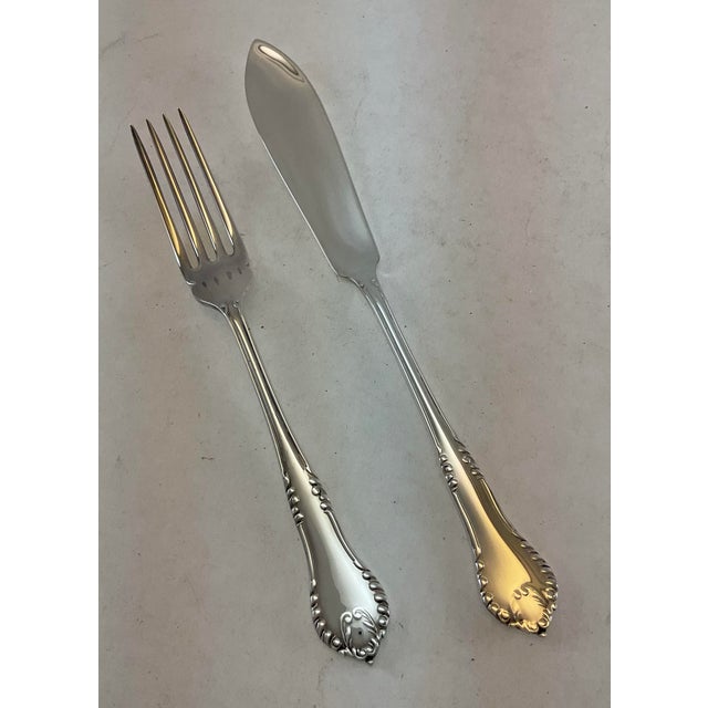 James Dixon & Sons 1980s Silver 1 Pair Fish Eaters, Fish Fork & Fish Knife, Chesterfield. For Sale - Image 4 of 14