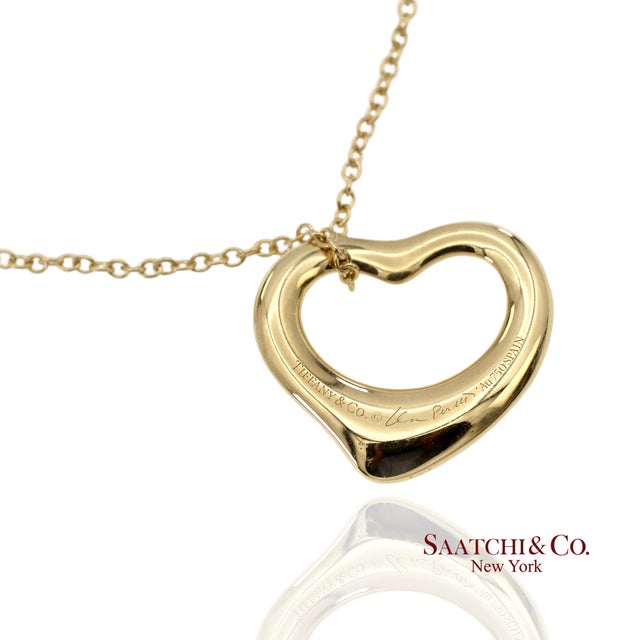 Contemporary Tiffany & Co. Elsa Peretti 18k 750 Yellow Gold Open Heart Pendant Necklace For Sale - Image 3 of 14